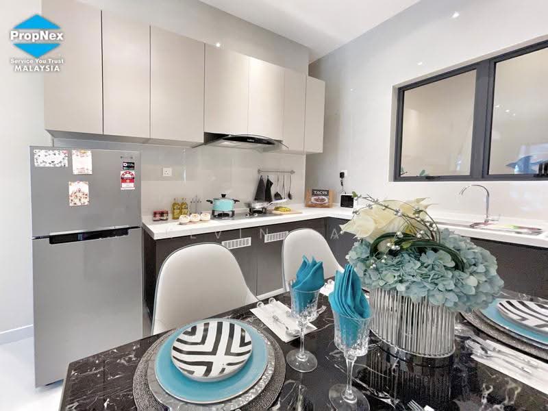 Condominium for Sale at Bay Point @ Country Garden Danga Bay - Kevin Tan - Kitchen - PropertyGuru.com.my