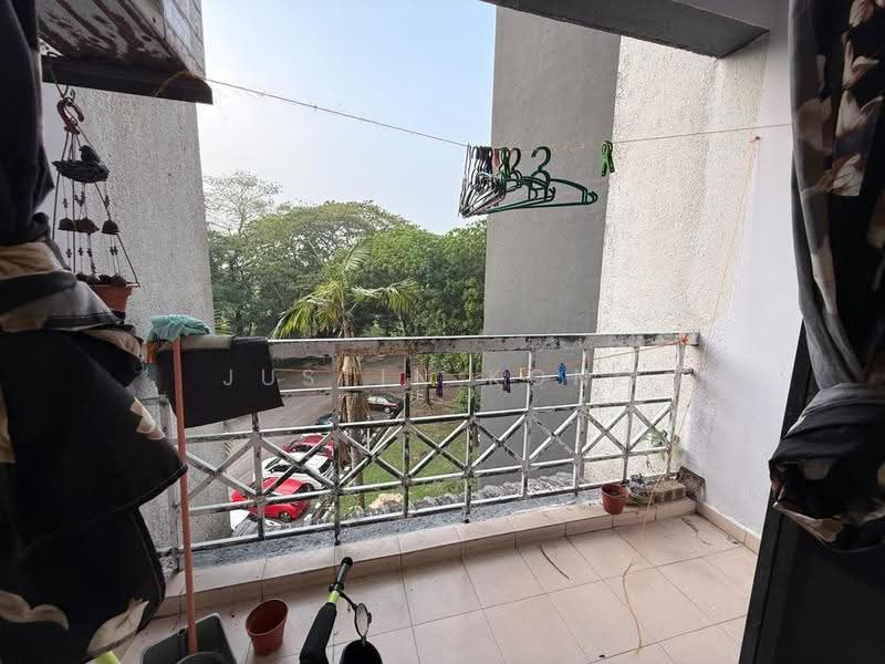 Pangsapuri untuk Dijual di Mewah View Luxurious Apartments - Justin Kong - Balcony - PropertyGuru.com.my