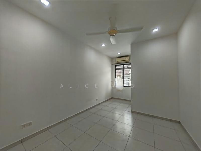Rumah Teres 2-Tingkat untuk Disewa di Taman Desa Tebrau (Tebrau) - Alice Ang - PropertyGuru.com.my