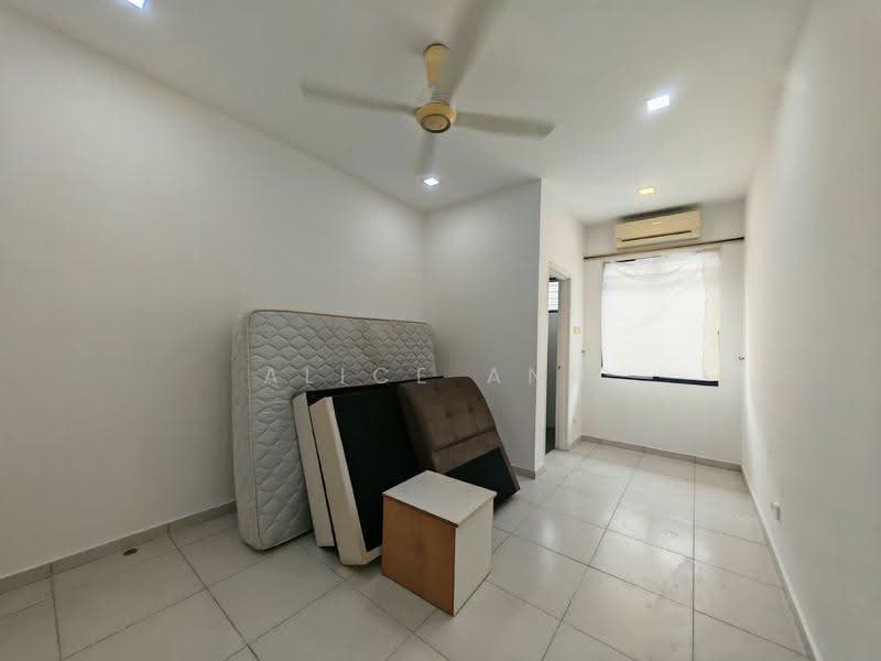 Rumah Teres 2-Tingkat untuk Disewa di Taman Desa Tebrau (Tebrau) - Alice Ang - PropertyGuru.com.my