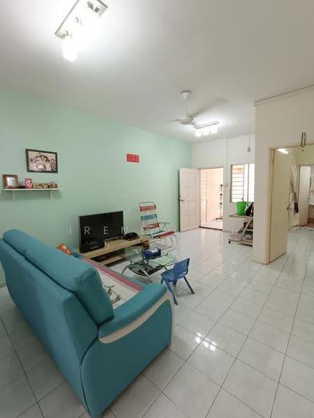 Rumah Bandar untuk Dijual di Bukit Rimau (Shah Alam) - Irene Looi - Living Room - PropertyGuru.com.my
