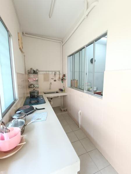 Rumah Bandar untuk Dijual di Bukit Rimau (Shah Alam) - Irene Looi - Kitchen - PropertyGuru.com.my