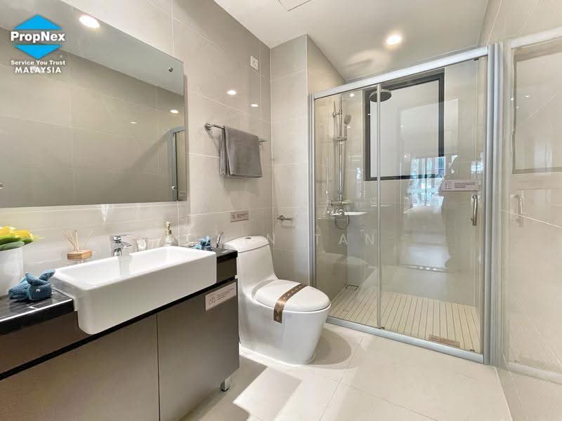 Condominium for Sale at Bay Laurel @ Country Garden Danga Bay - Kevin Tan - Bathroom - PropertyGuru.com.my