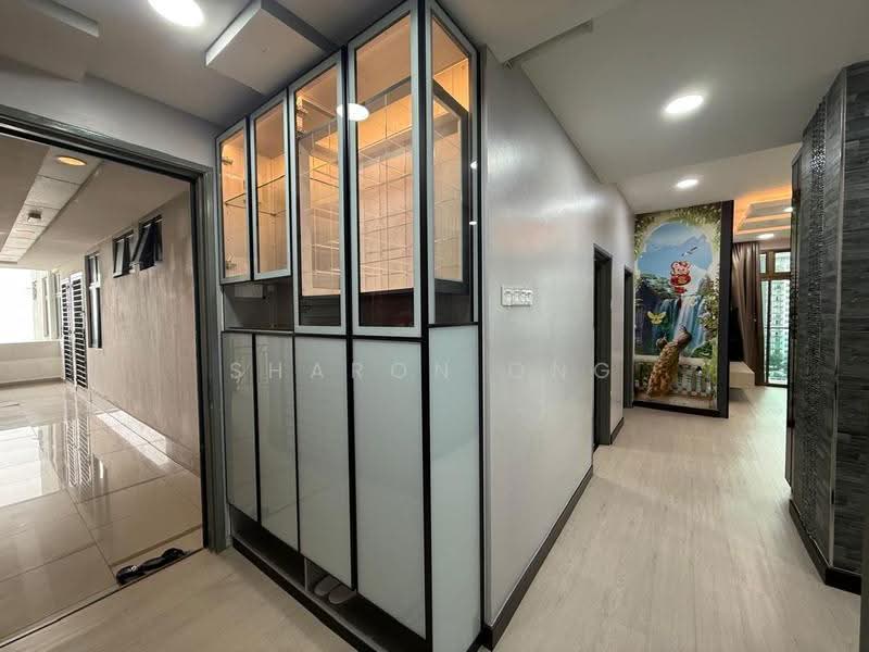 Kediaman Servis untuk Dijual di Palazio - Sharon Ong - Corridor - PropertyGuru.com.my