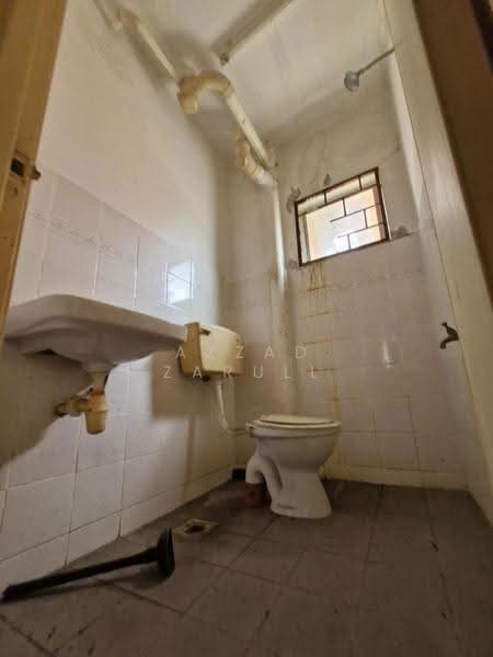 Apartment for Sale at Astana Alam Apartment 2 - Azzad Zarull - Bathroom - PropertyGuru.com.my