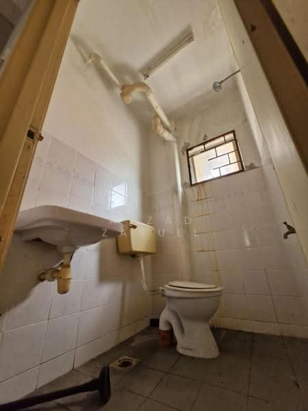 Apartment for Sale at Astana Alam Apartment 2 - Azzad Zarull - Bathroom - PropertyGuru.com.my