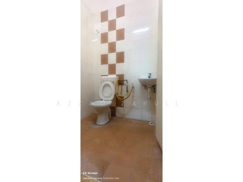1-storey Terraced House for Sale in Halaman Meru Permai (Ipoh) - Azzad Zarull - Bathroom - PropertyGuru.com.my