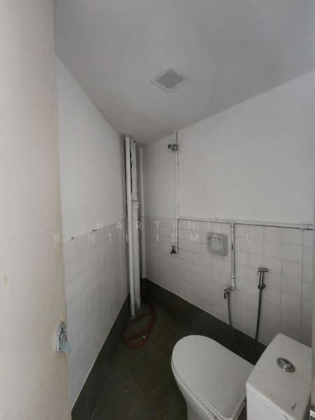 Kedai untuk Disewa di Ampang Jaya (Ampang) - Hartini Binti Ismail - Bathroom - PropertyGuru.com.my