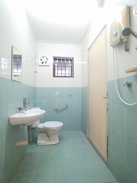 Rumah Teres 1-Tingkat untuk Disewa di Ipoh Garden (Ipoh) - Sum Wai Kin - Bathroom - PropertyGuru.com.my