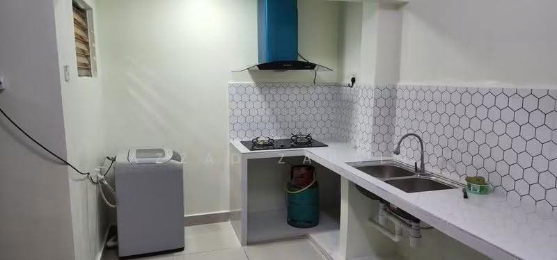 Pangsapuri untuk Disewa di Putra Suria Residence - Azzad Zarull - Kitchen - PropertyGuru.com.my