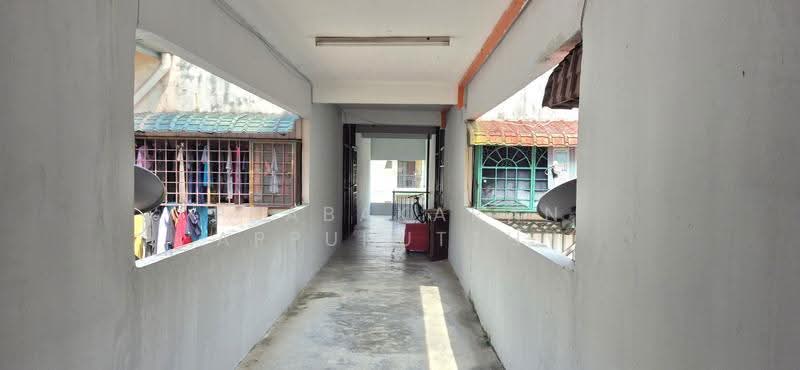 Pangsapuri untuk Dijual di Pangsapuri Subang Impian - Prabakaran Appukutthy - Corridor - PropertyGuru.com.my
