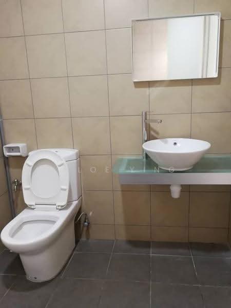 Kediaman Servis untuk Dijual di Greenfield Regency - Chloe Ying - Bathroom - PropertyGuru.com.my