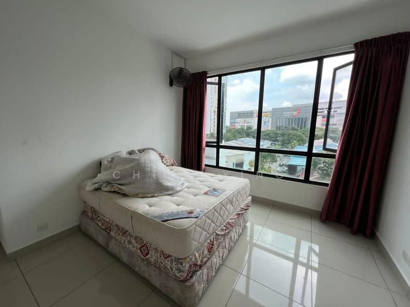 Kediaman Servis untuk Dijual di Greenfield Regency - Chloe Ying - Bedroom - PropertyGuru.com.my