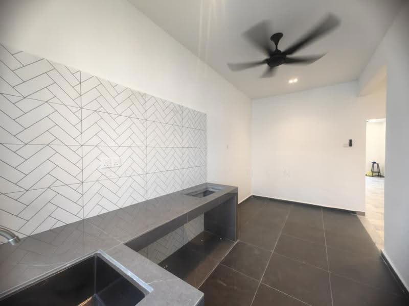 Rumah Flat untuk Dijual di Taman Kenanga Seksyen 3 - Celine Chen - Kitchen - PropertyGuru.com.my