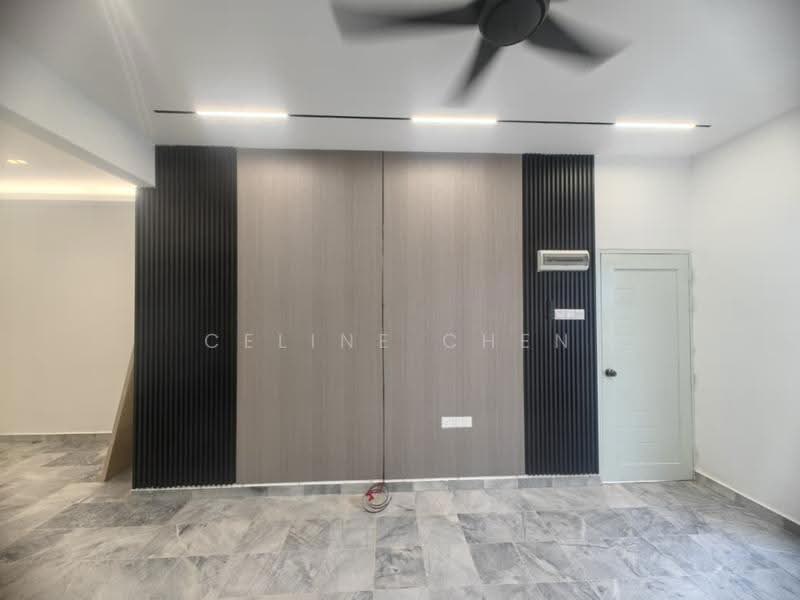Rumah Flat untuk Dijual di Taman Kenanga Seksyen 3 - Celine Chen - Living Room - PropertyGuru.com.my