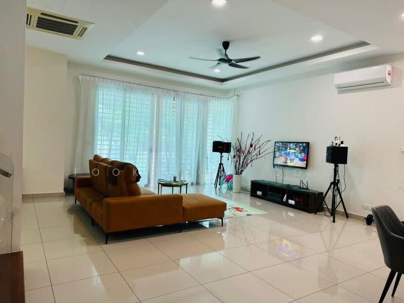 Semi-Detached House for Sale in Taman Bukit Serdang (Seri Kembangan) - Roy Ooi - Living Room - PropertyGuru.com.my