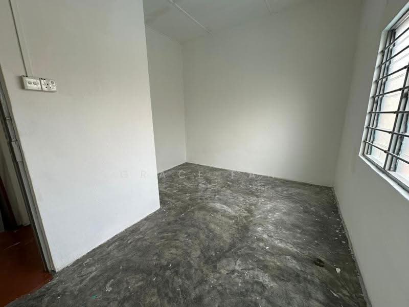 Rumah Teres 2-Tingkat untuk Dijual di Taman Perwira Jaya (Kluang) - Grace Fan - PropertyGuru.com.my