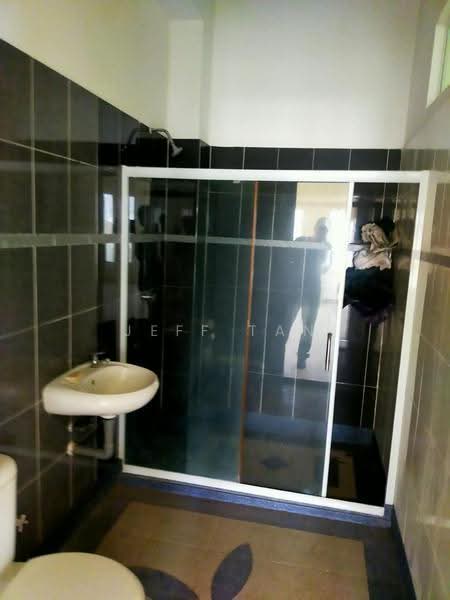 Rumah Teres 2.5-Tingkat untuk Dijual di Bandar Baru Tambun (Tambun) - Jeff Tan - Bathroom - PropertyGuru.com.my