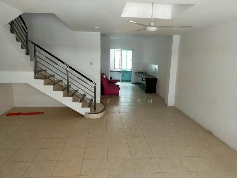 Rumah Teres 2.5-Tingkat untuk Dijual di Bandar Baru Tambun (Tambun) - Jeff Tan - Living Room - PropertyGuru.com.my