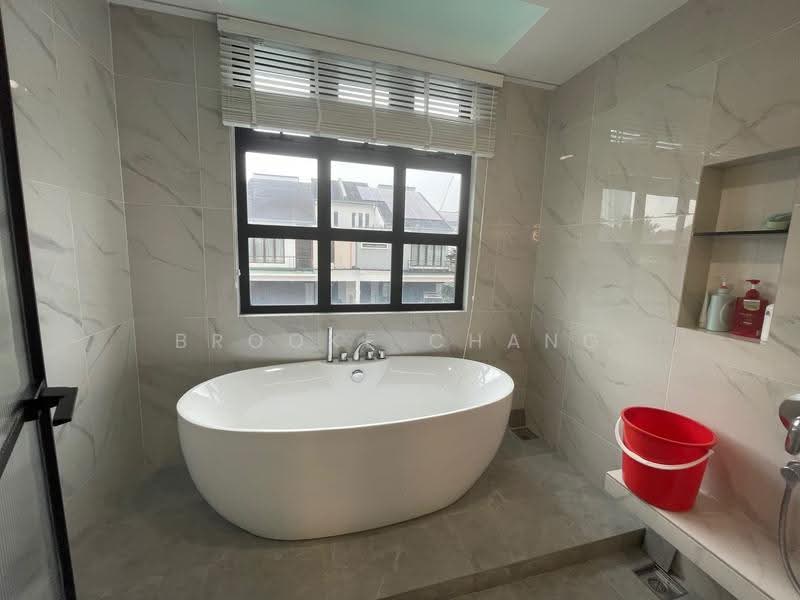 Semi-Detached House for Rent in Taman Segar (Cheras) - Brooke Chang - Bathroom - PropertyGuru.com.my