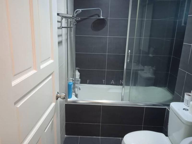 Condominium for Rent at Kinta Riverfront Hotel & Suites - Jeff Tan - Bathroom - PropertyGuru.com.my