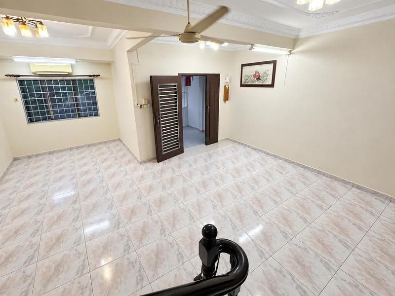 2-storey Terraced House for Sale in Ampang Jaya (Ampang) - CY Yong - Living Room - PropertyGuru.com.my