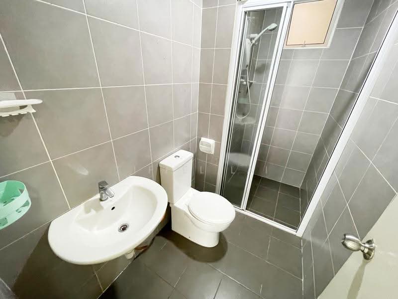 Kediaman Servis untuk Disewa di Savanna Executive Suite @ Southville City - Eiffel Lai - Bathroom - PropertyGuru.com.my