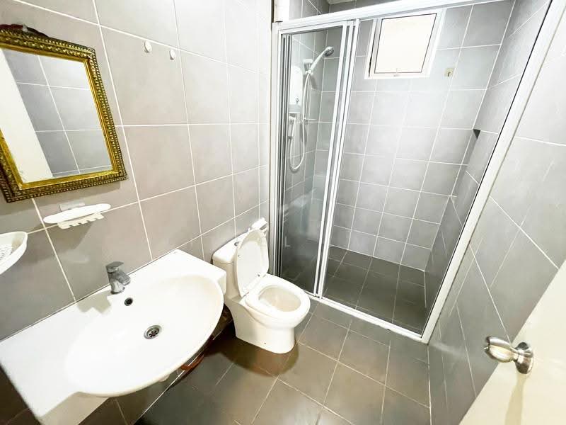 Kediaman Servis untuk Disewa di Savanna Executive Suite @ Southville City - Eiffel Lai - Bathroom - PropertyGuru.com.my