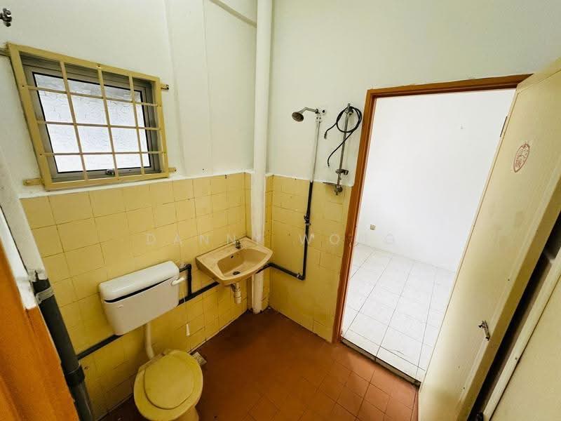2-storey Terraced House for Sale in Taman Tun Teja (Rawang) - Danny Wong - Bathroom - PropertyGuru.com.my