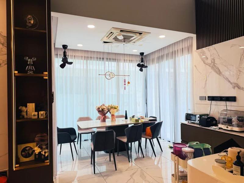 Semi-Detached House for Sale in Johor Bahru (Johor) - Carson . - Dining Room - PropertyGuru.com.my