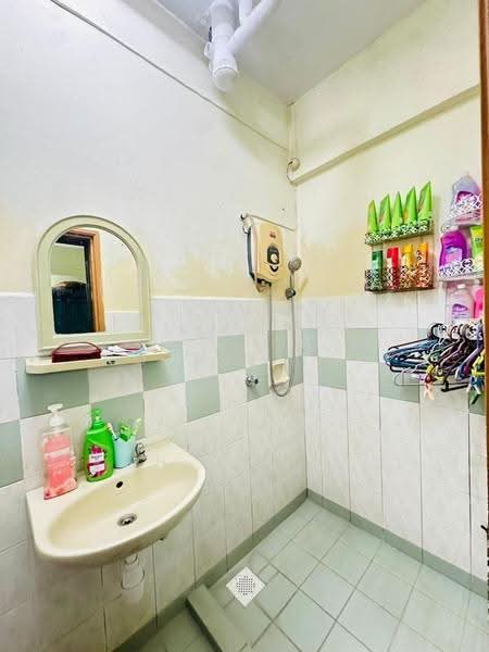 Apartment for Sale at Sri Impian Apartment - Robbie Tan - Bathroom - PropertyGuru.com.my