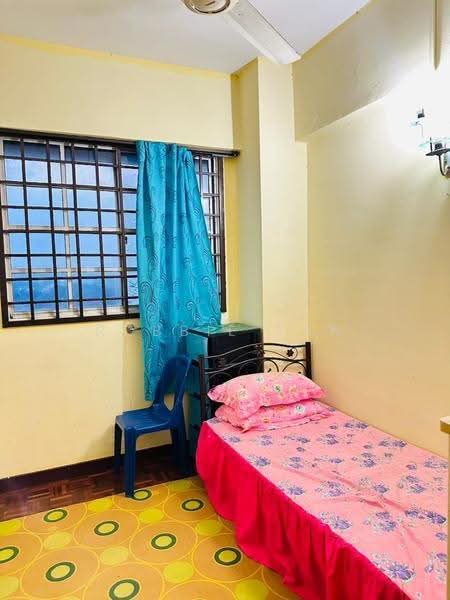Apartment for Sale at Sri Impian Apartment - Robbie Tan - Bedroom - PropertyGuru.com.my