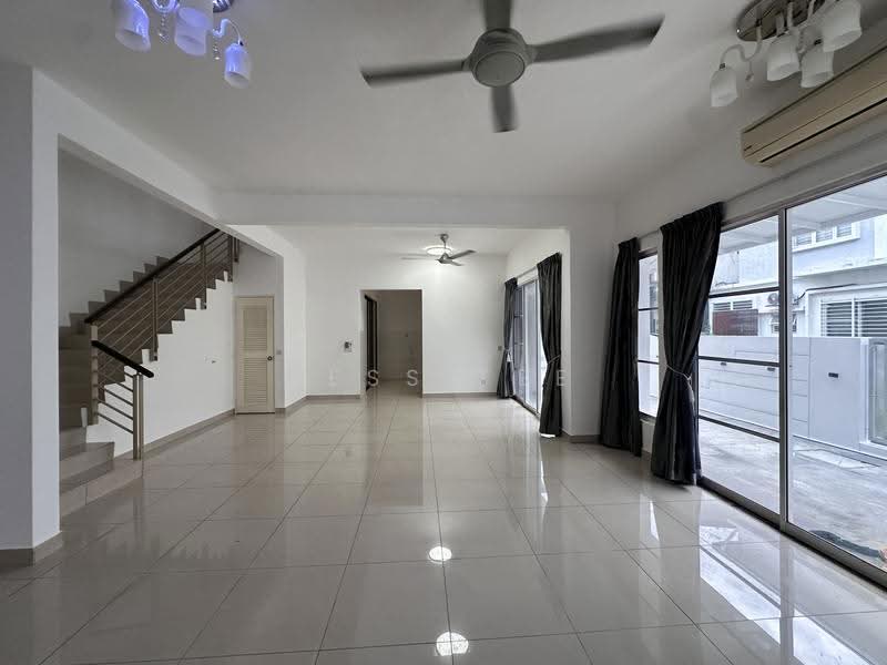 Semi-Detached House for Sale in Setia Damai (Setia Alam) - Jess Tee - Living Room - PropertyGuru.com.my