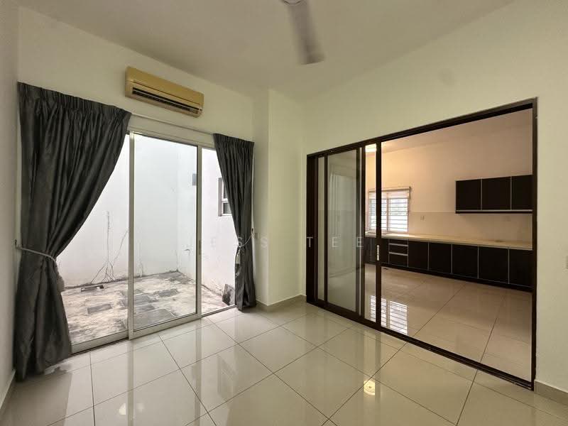 Semi-Detached House for Sale in Setia Damai (Setia Alam) - Jess Tee - Kitchen - PropertyGuru.com.my