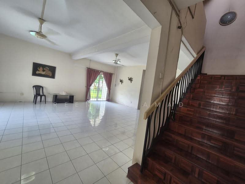 Rumah Teres 2-Tingkat untuk Dijual di Bukit Rimau (Shah Alam) - Reen Mohamad - Living Room - PropertyGuru.com.my