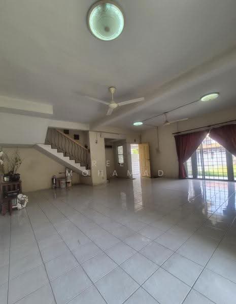 Rumah Teres 2-Tingkat untuk Dijual di Bukit Rimau (Shah Alam) - Reen Mohamad - Living Room - PropertyGuru.com.my