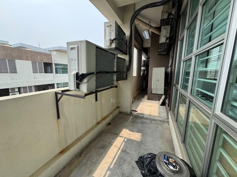 Pejabat untuk Dijual di Cyberjaya (Selangor) - Kelvin Pook - Balcony - PropertyGuru.com.my