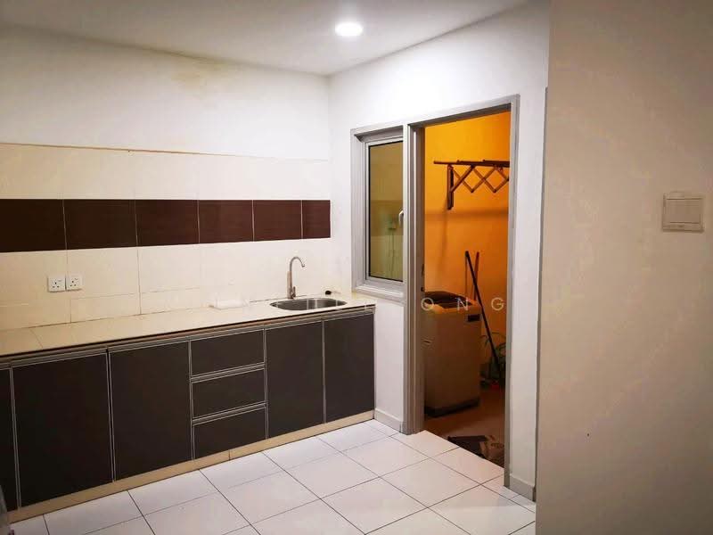 Condominium for Rent at The Golden Triangle Condominium - Jinelle Ong - Kitchen - PropertyGuru.com.my