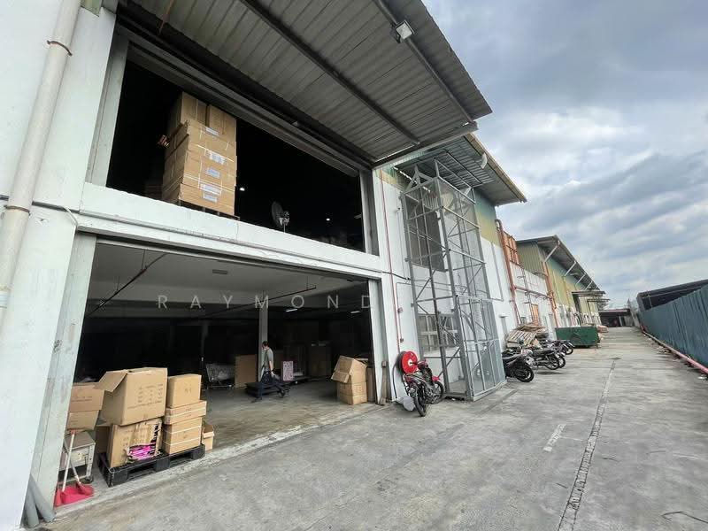 Warehouse for Rent in Sungai Buloh (Selangor) - Raymond Siew - Exterior - PropertyGuru.com.my