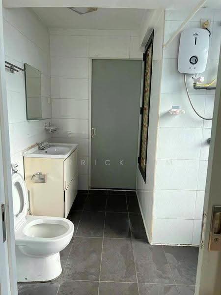 Service Residence for Rent at Halo Sunday @ Empire City - Derrick Lim - Bathroom - PropertyGuru.com.my
