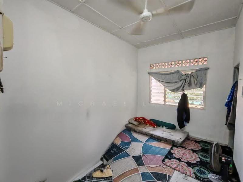 1-storey Terraced House for Sale in Seremban (Negeri Sembilan) - Michael Liew - Bedroom - PropertyGuru.com.my