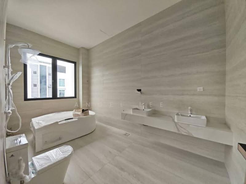 Rumah Banglo untuk Dijual di Taman Ponderosa (Johor Bahru) - Angel Lee - Bathroom - PropertyGuru.com.my