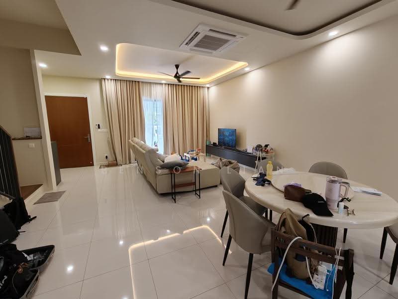 2-storey Terraced House for Rent in Sungai Buloh (Selangor) - Benson Lian - Living Room - PropertyGuru.com.my