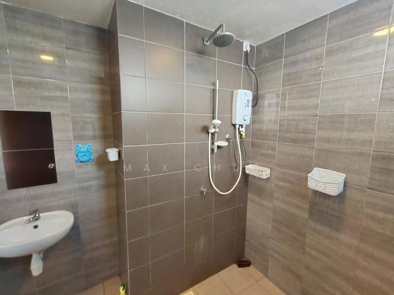 Kediaman Servis untuk Dijual di Symphony Tower (Menara Simfoni) - Max Chua - Bathroom - PropertyGuru.com.my