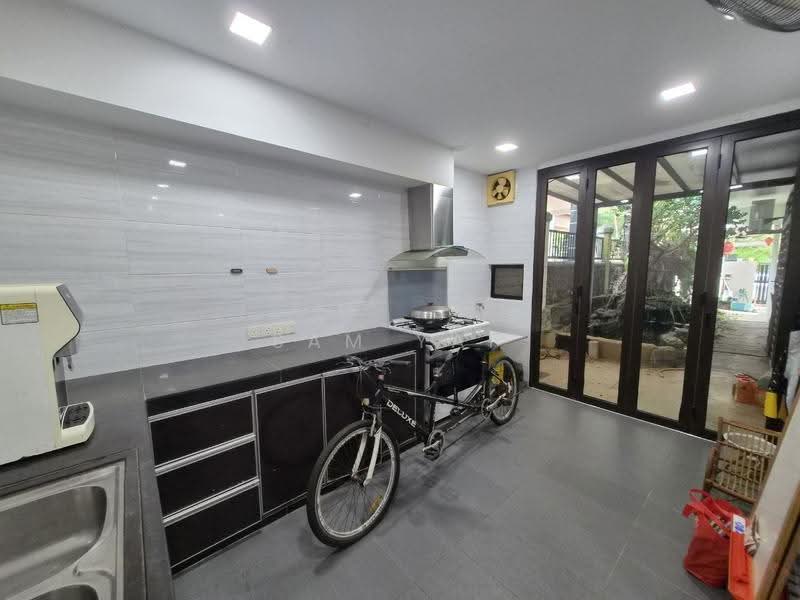 Cluster House for Sale in Taman Austin Heights (Tebrau) - Sam Yap - Kitchen - PropertyGuru.com.my