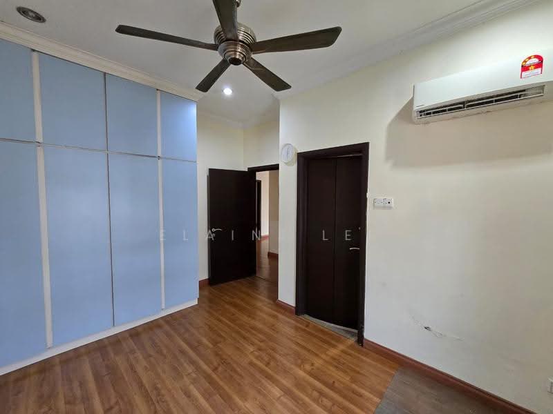 Semi-Detached House for Sale in Taman Yarl (Jalan Klang Lama (Old Klang Road)) - Elaine Lee - Bedroom - PropertyGuru.com.my