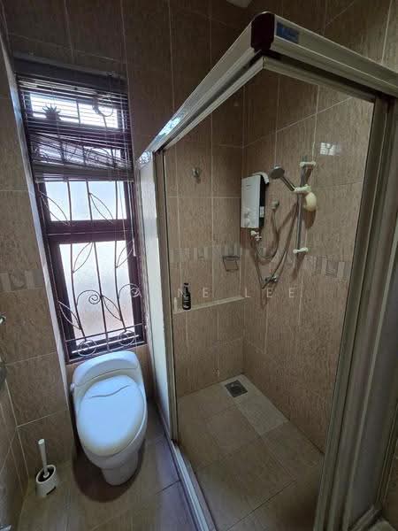 Semi-Detached House for Sale in Taman Yarl (Jalan Klang Lama (Old Klang Road)) - Elaine Lee - Bathroom - PropertyGuru.com.my