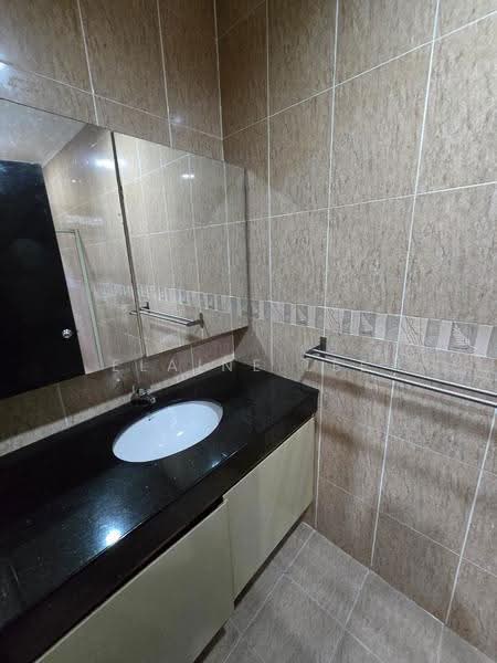 Semi-Detached House for Sale in Taman Yarl (Jalan Klang Lama (Old Klang Road)) - Elaine Lee - Bathroom - PropertyGuru.com.my