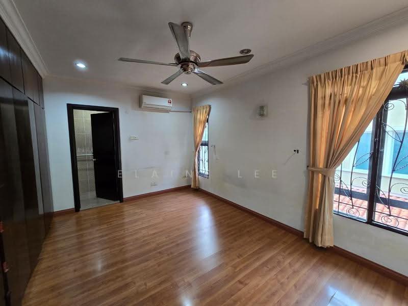 Semi-Detached House for Sale in Taman Yarl (Jalan Klang Lama (Old Klang Road)) - Elaine Lee - Bedroom - PropertyGuru.com.my