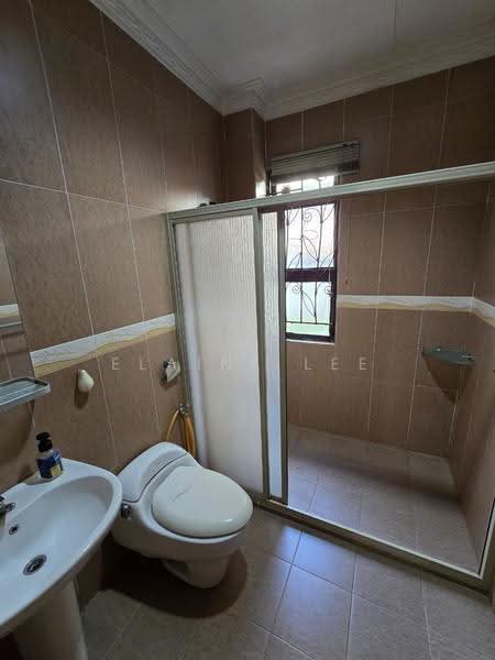 Semi-Detached House for Sale in Taman Yarl (Jalan Klang Lama (Old Klang Road)) - Elaine Lee - Bathroom - PropertyGuru.com.my